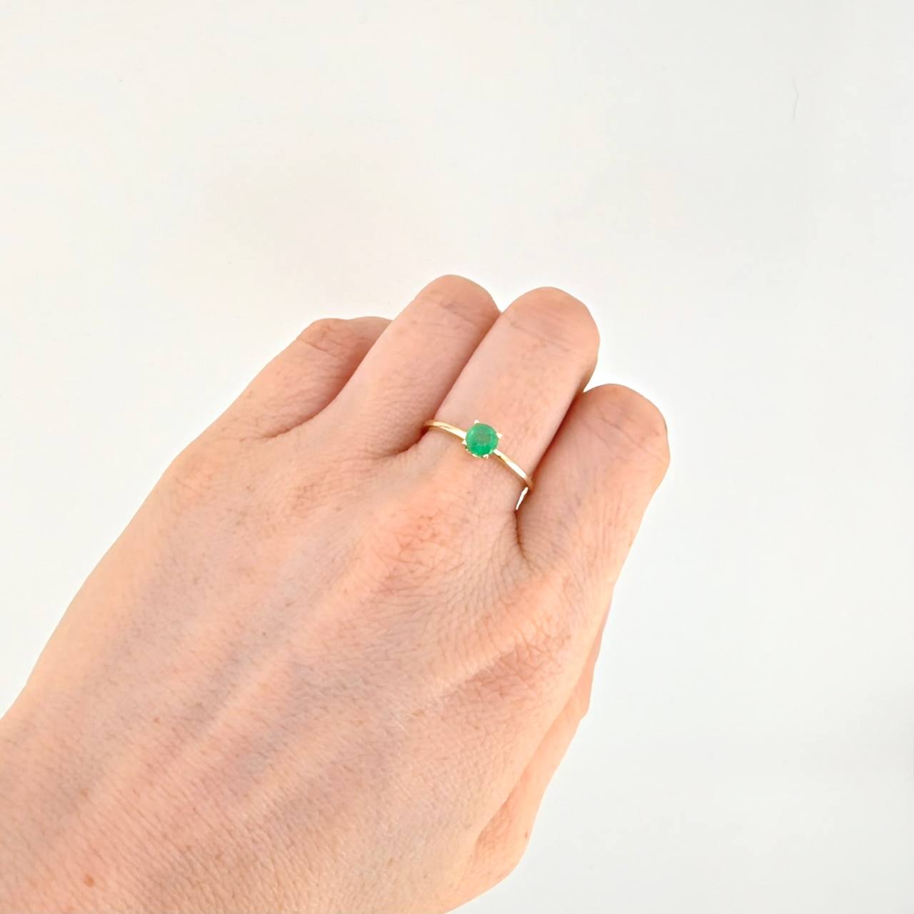 Solitaire Basket Four Prongs Emerald Ring 50pts 1.6g / T7 1/4 Yellow Gold 18K