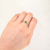 Anillo Solitario Entrelazado Esmeralda 24pts Diamantes 5pts 1.75g / T8 1/4 Oro Amarillo 18K