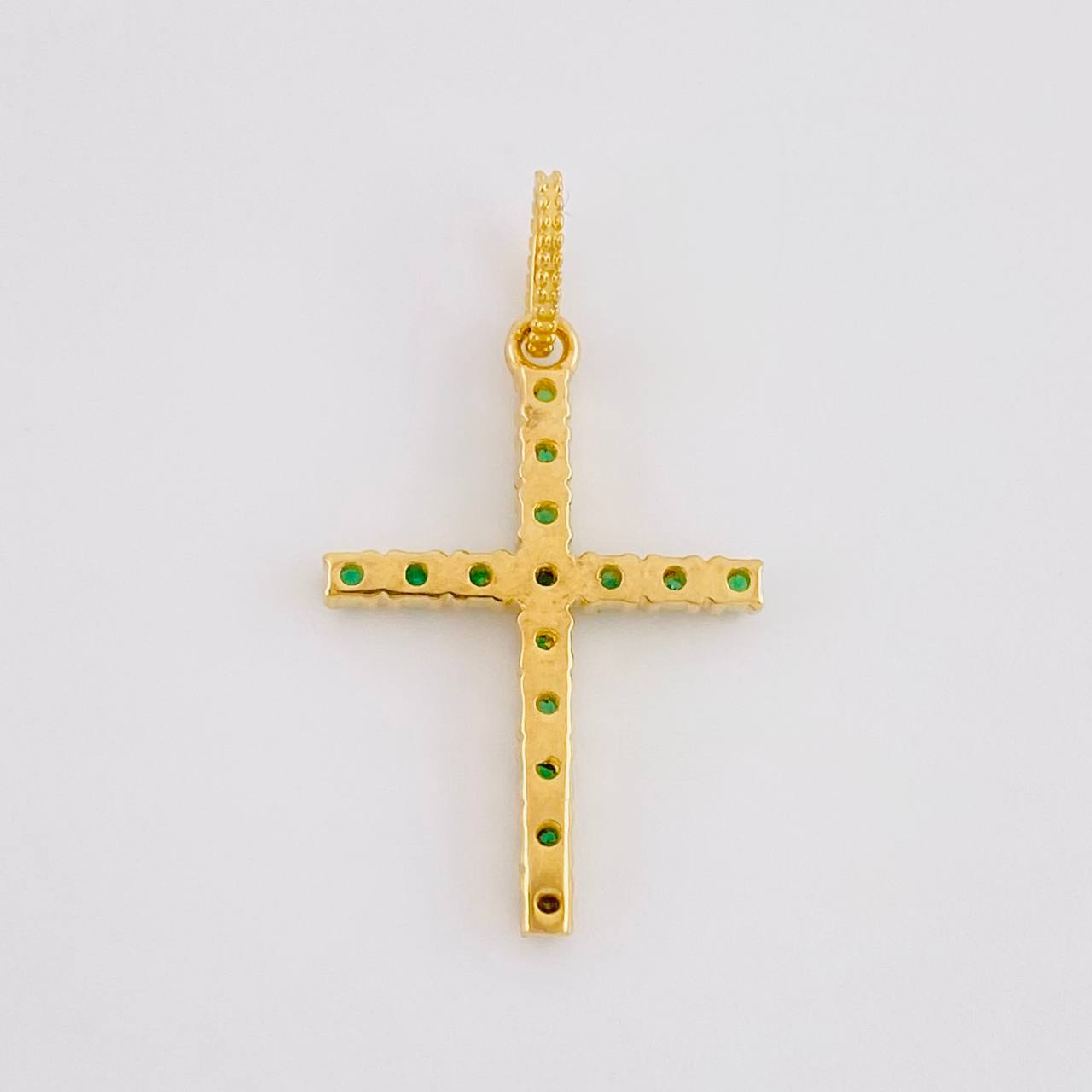 Pendant Dense Cross Emeralds 15pts 1.15g / 1 in 18K Yellow Gold