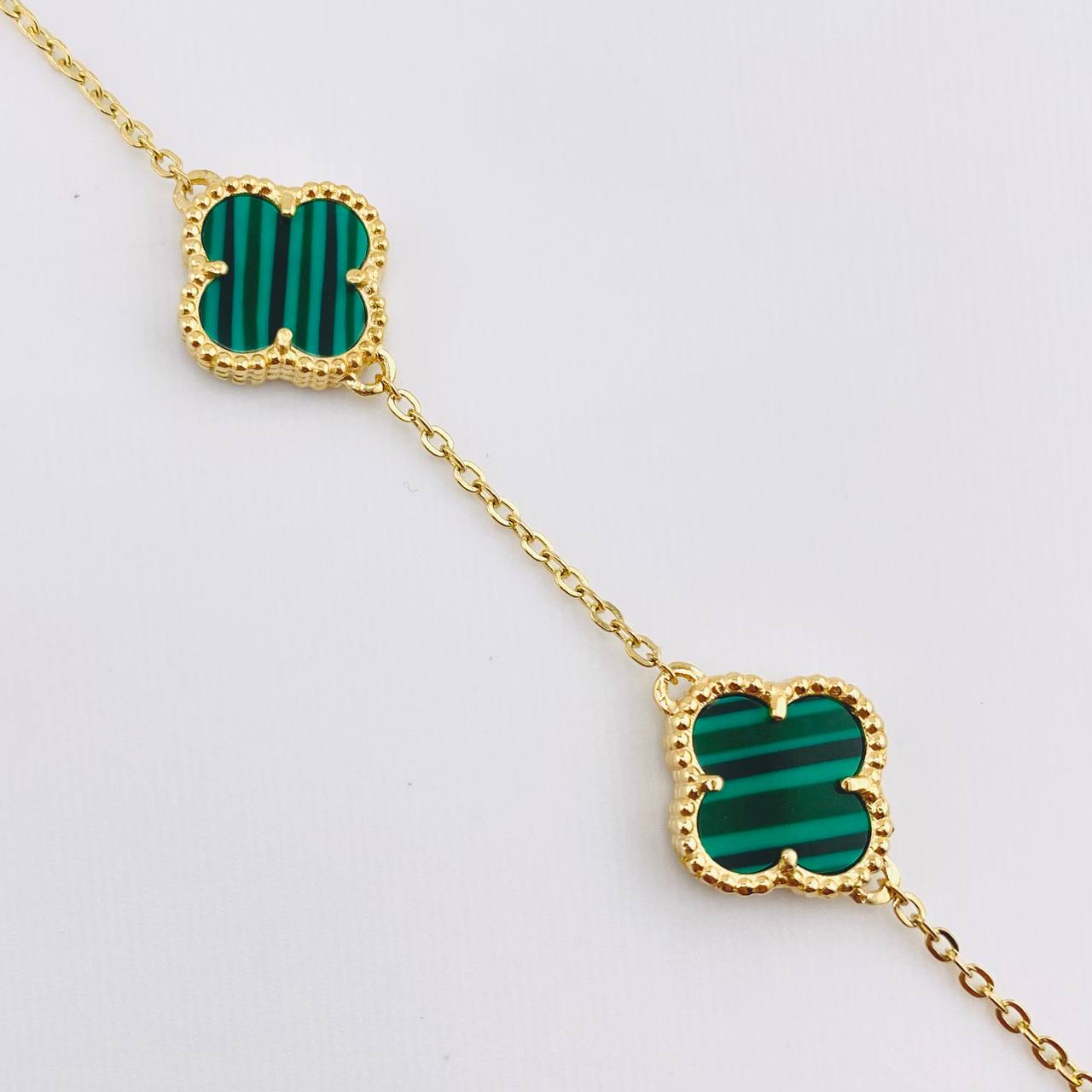 Pulso Aro Seguido Trebol Verde 7gr / 7 3/4 in / 10mm Oro Amarillo 18K ©
