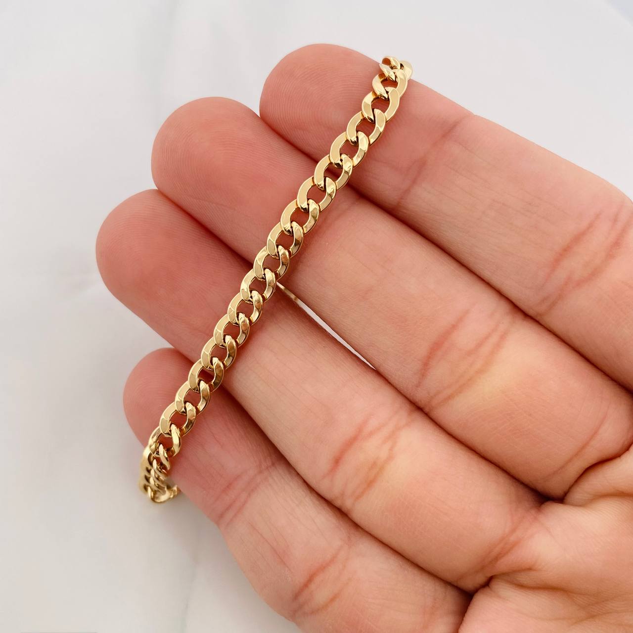 Cuban Links Bracelet 2.55g / 7 3/4 in / 4.17mm 18K Yellow Gold