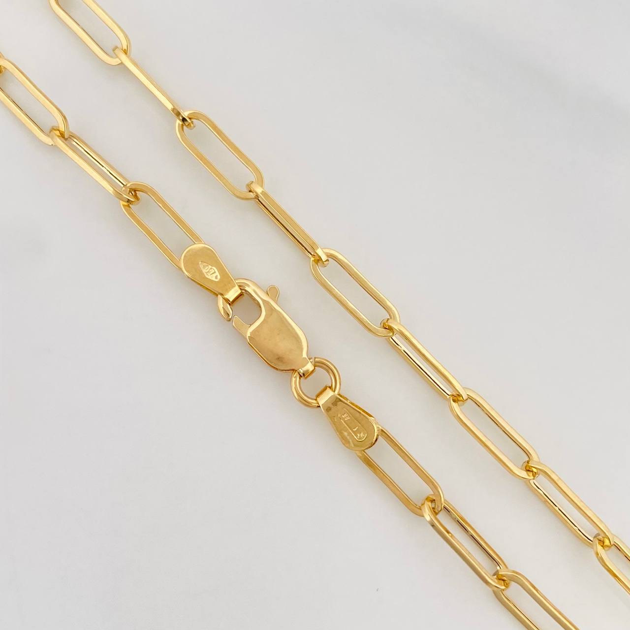 Cadena Cajón 5.75g / 24 in / 3.18mm Oro Amarillo 18K