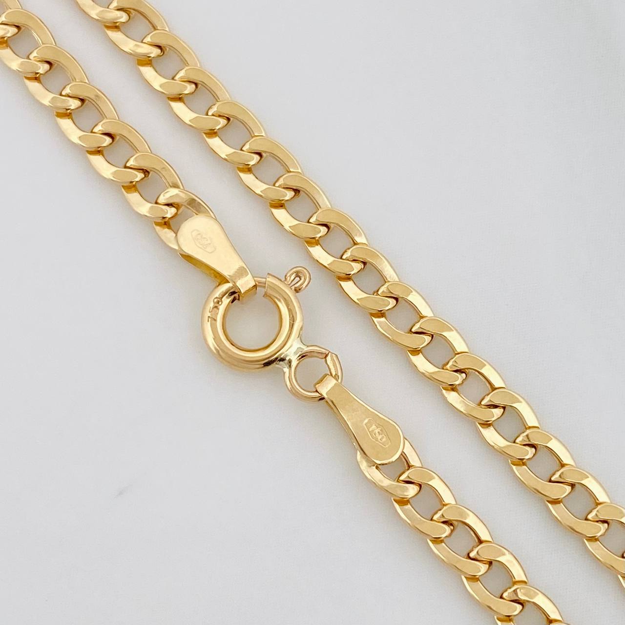 Cadena Cubana 3.35g / 18 in / 2.96mm Oro Amarillo 18K