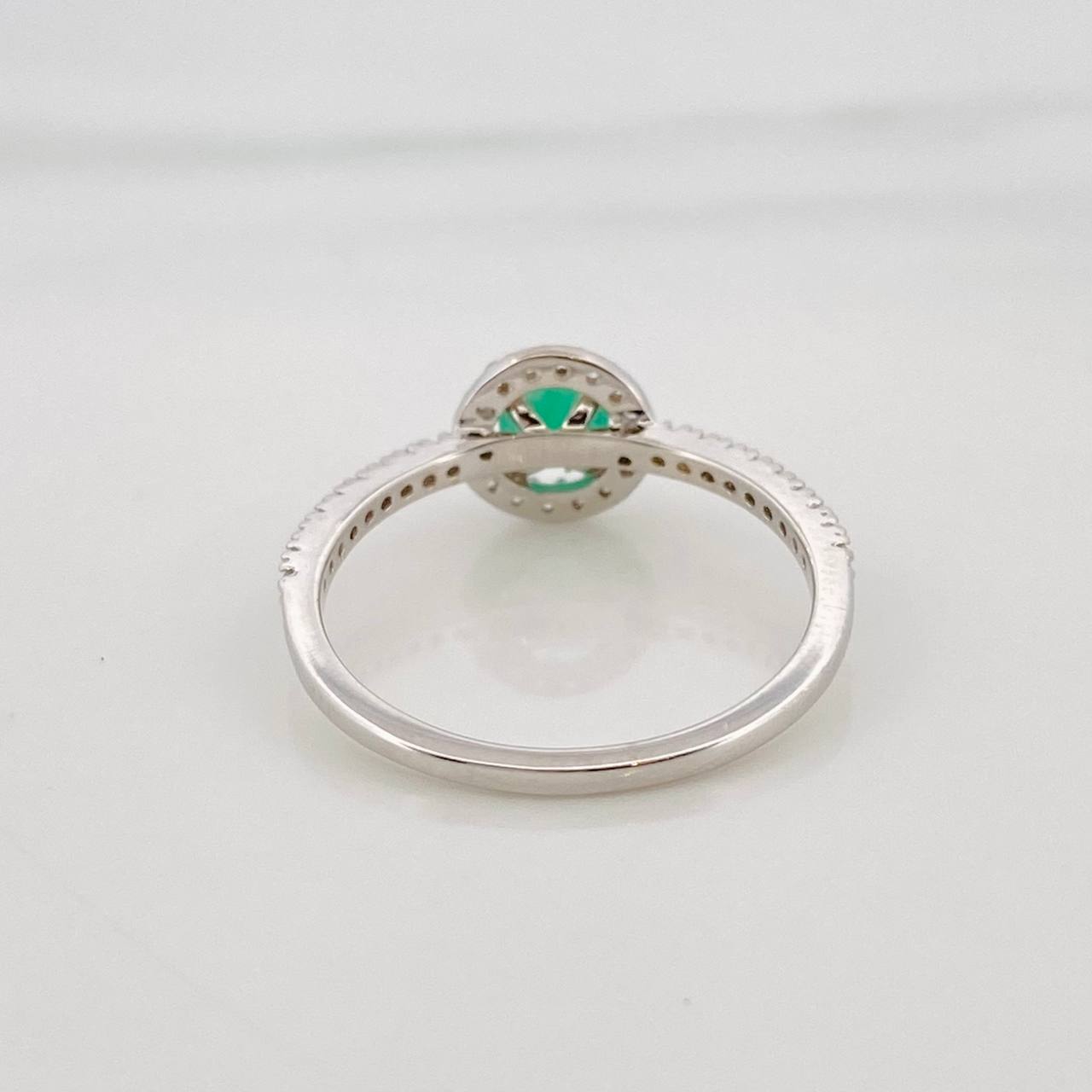 Anillo Halo Circular Esmeralda 0.28pts 1.3g / T6 1/4 Plata 925