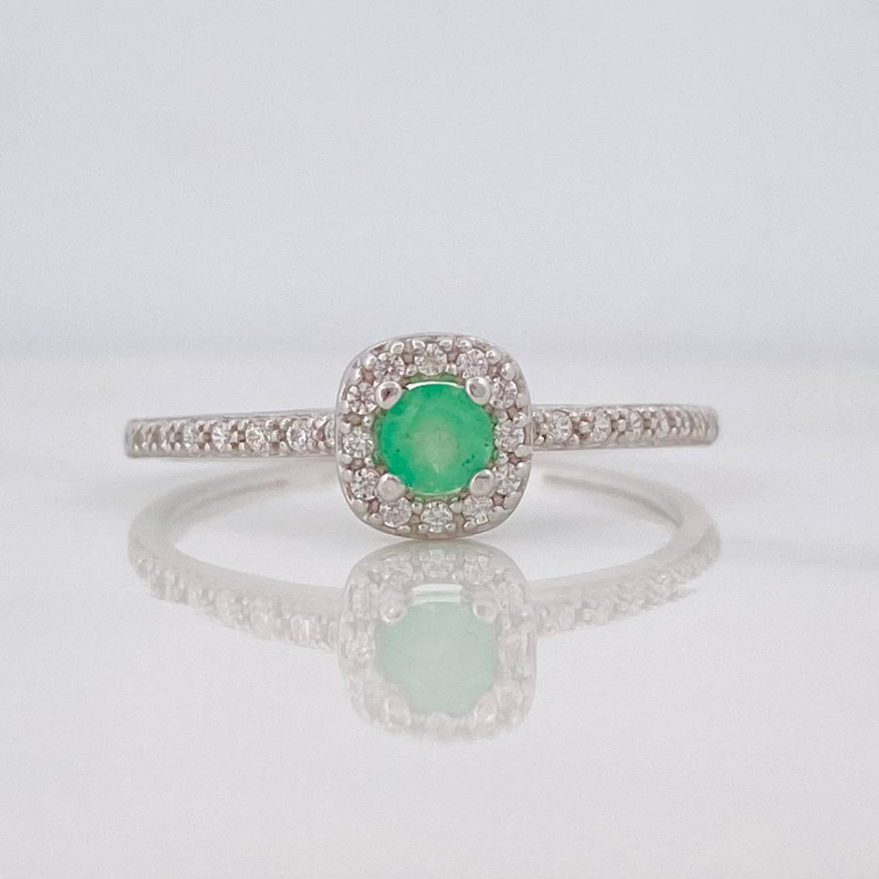 Anillo Halo Cuadrado Esmeralda 0.15pts 1.3g / T7 3/4 Plata 925
