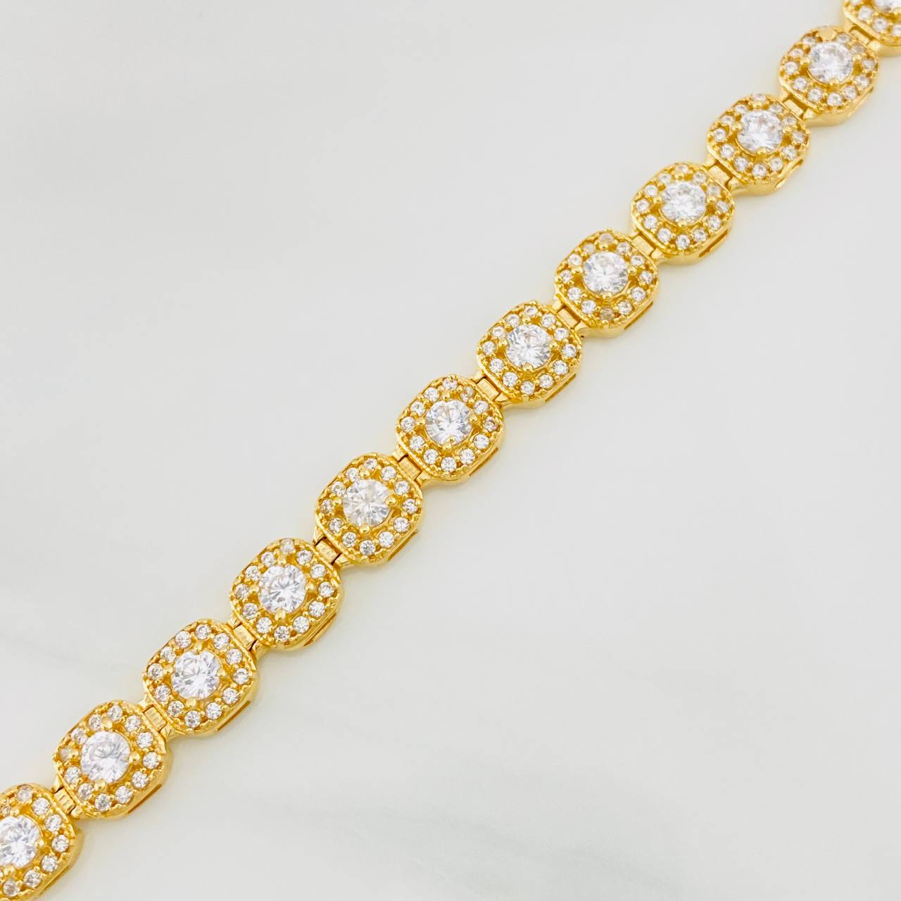 Tennis Bracelet 13.6g / 7 3/4 in / 6.19mm 18K Yellow Gold