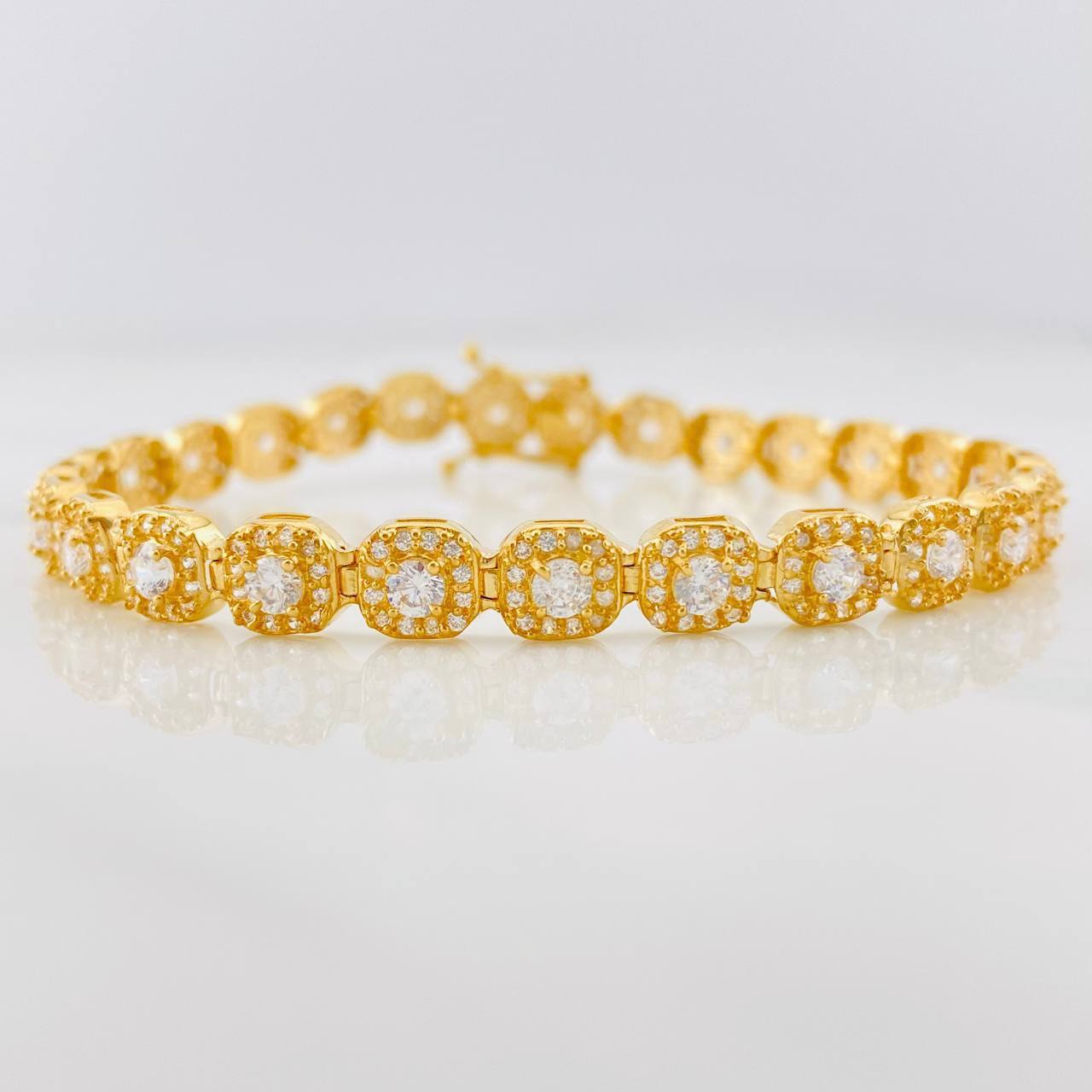 Tennis Bracelet 14.35g / 8 in / 6.16mm 18K Yellow Gold