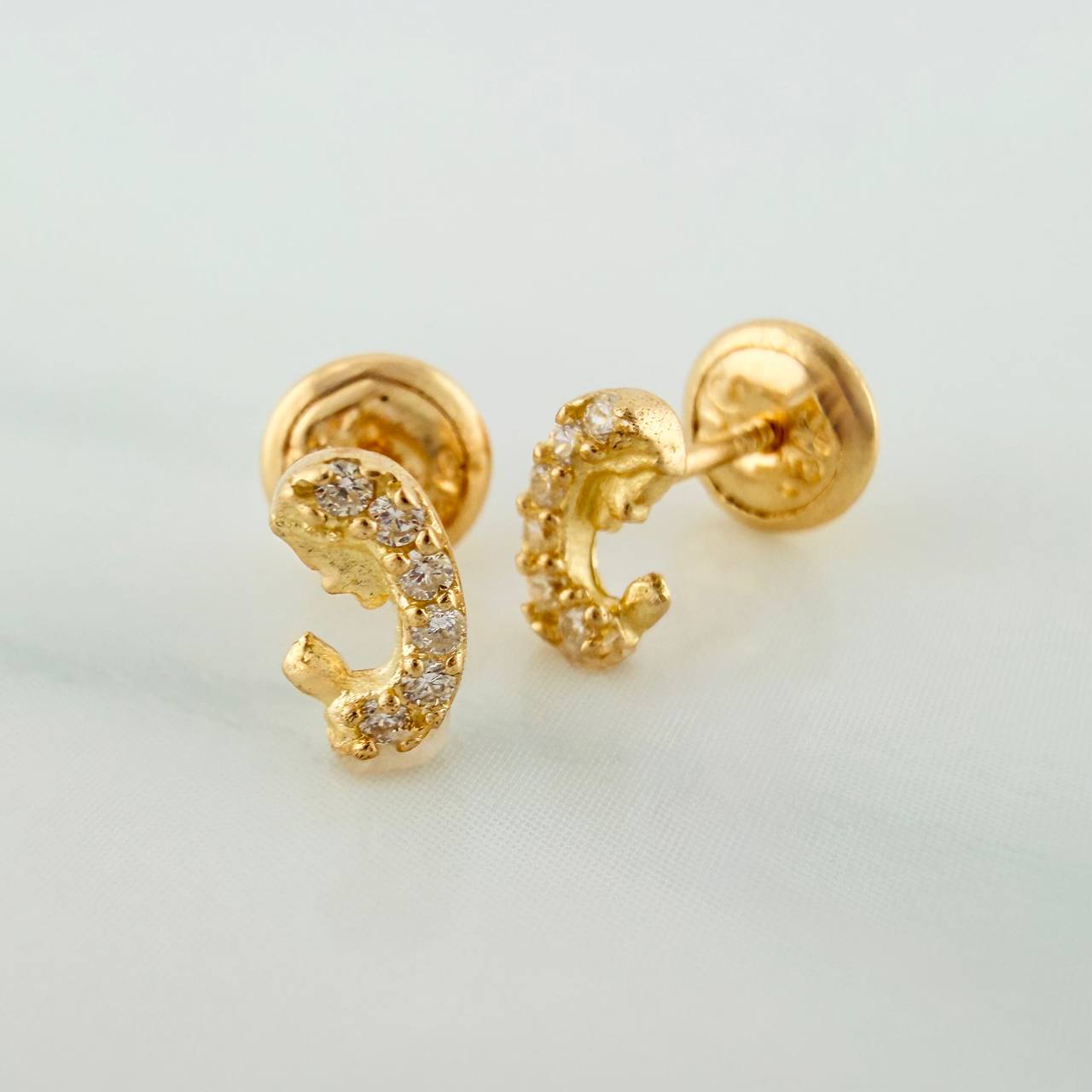Virgin Mary Stud Earrings 0.75gr / 4.5mm Yellow Gold 18K &