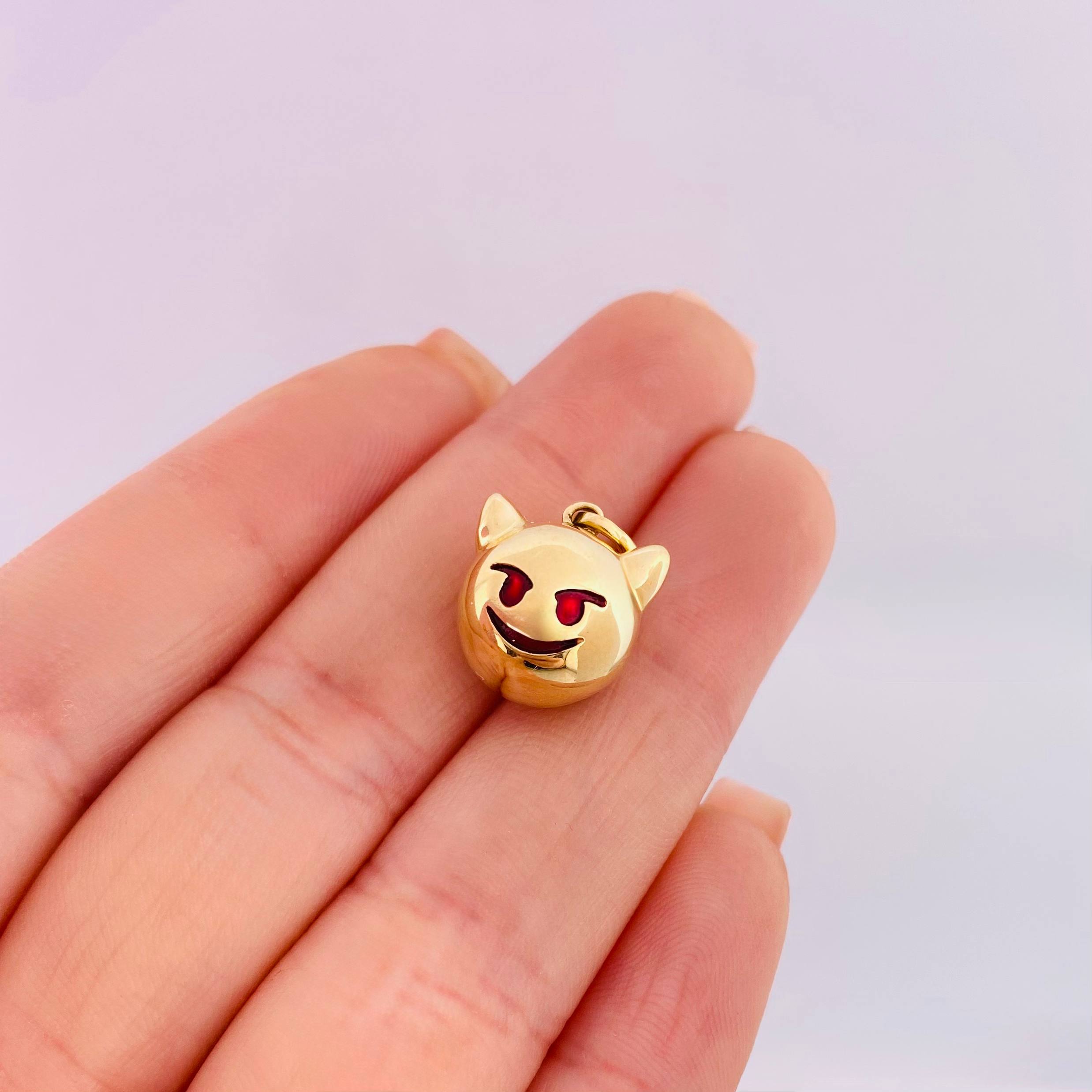 Dije Emoji Diablo 3.3gr / 2cm / Texturizado Rojo Oro Amarillo 18K *