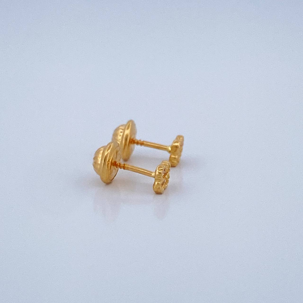 Stud Earrings Clover 0.65gr / 3.4mm 18K Yellow Gold %