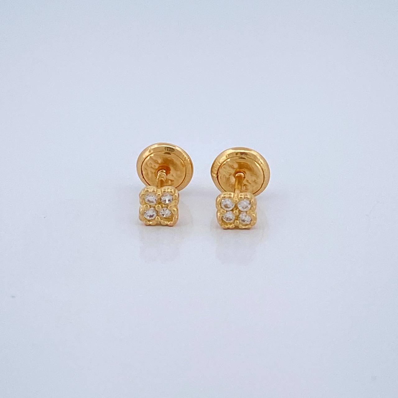 Stud Earrings Clover 0.65gr / 3.4mm 18K Yellow Gold %