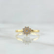 Anillo Solitario Flor Nueve Petalos  1.5gr / T7 1/4 / Circones Blancos Oro Amarillo 18K
