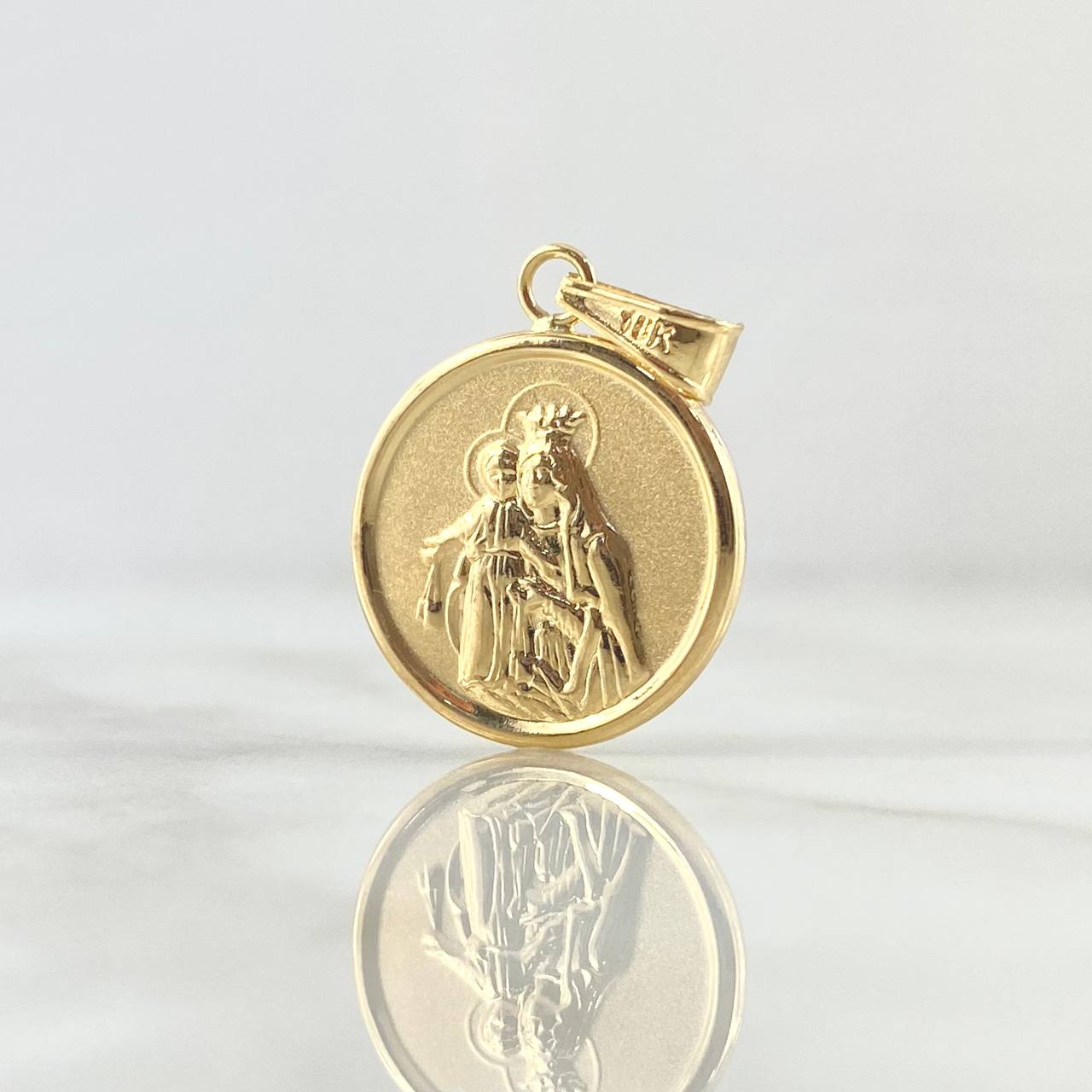 Pendant Sacred Heart Of Jesus - Virgin Of Carmen 2.2gr / 3cm / Matte Cutout Circle 18K Yellow Gold