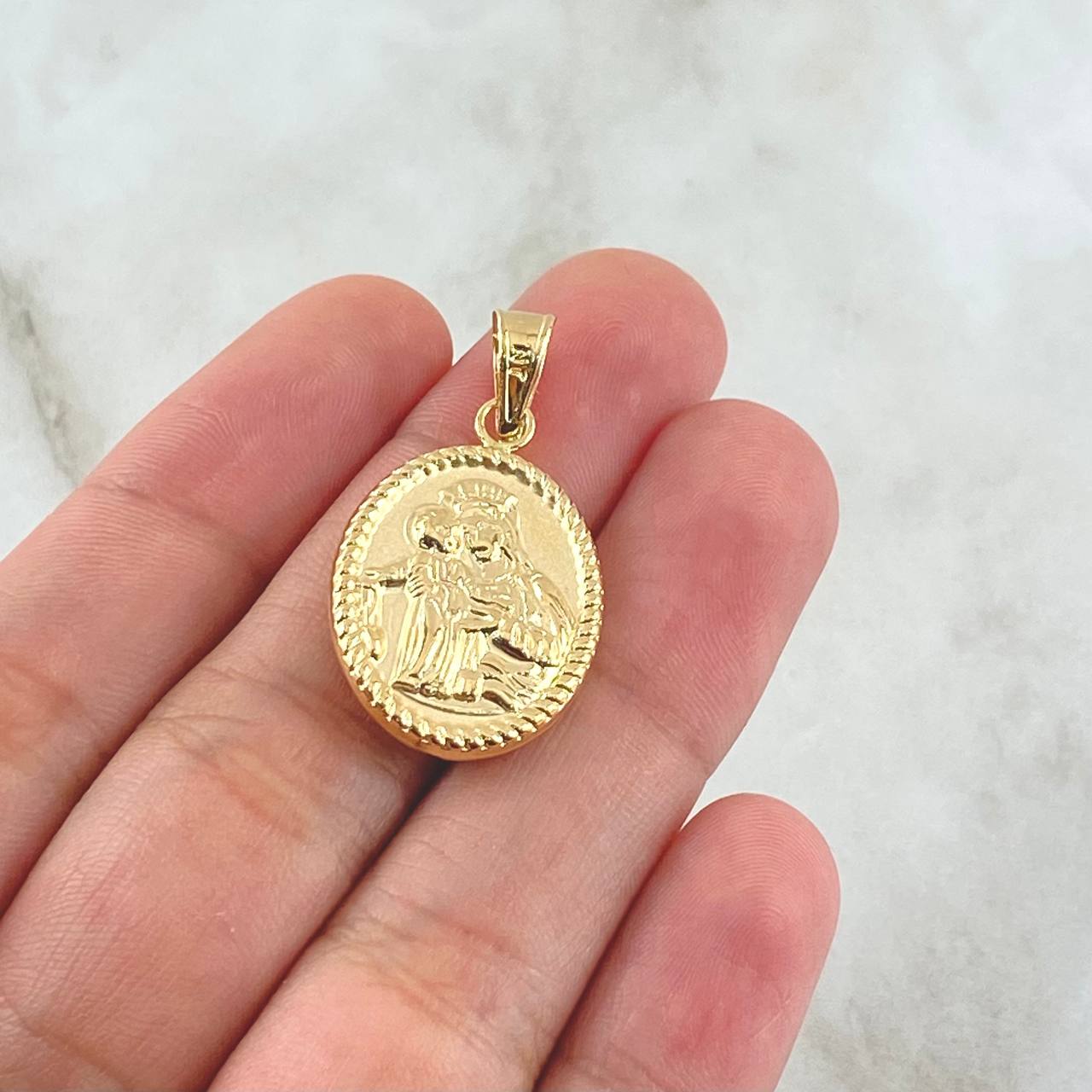 Pendant Virgen Del Carmen 1.95gr / 3.2cm / Yellow Gold 18K Bordered Oval