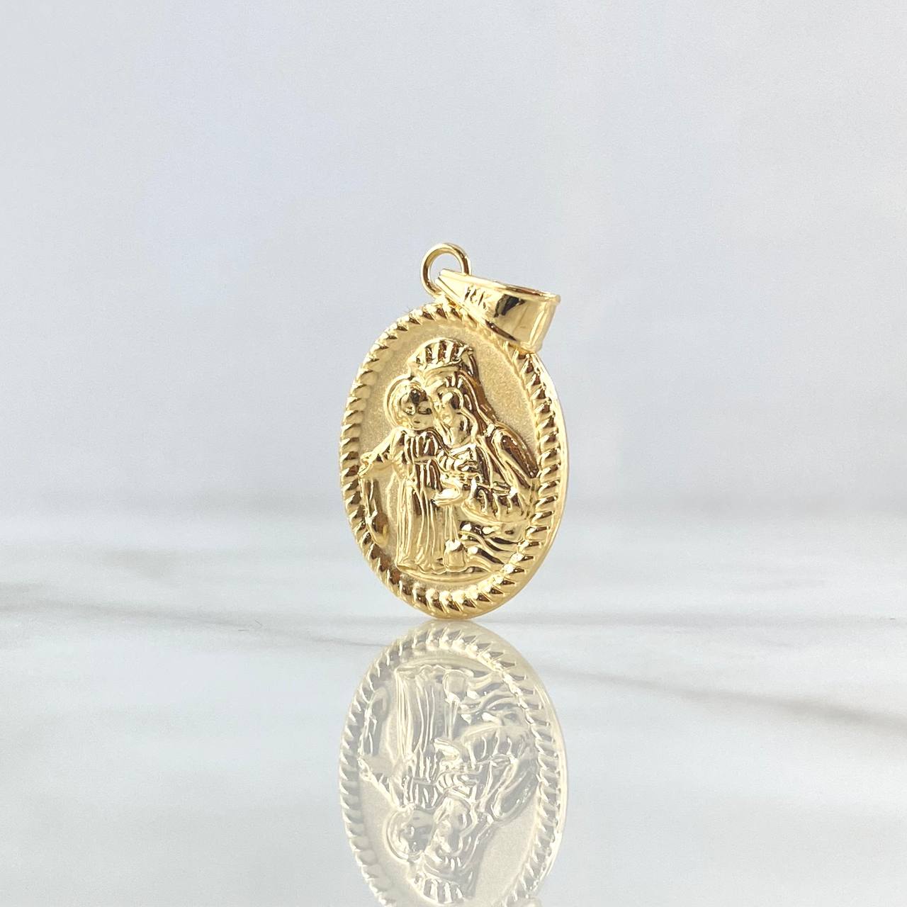 Pendant Virgen Del Carmen 1.95gr / 3.2cm / Yellow Gold 18K Bordered Oval