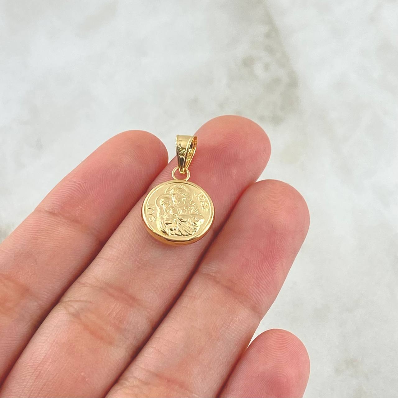 Pendant San José 0.85gr / 2.2cm / Matte Circle 18K Yellow Gold