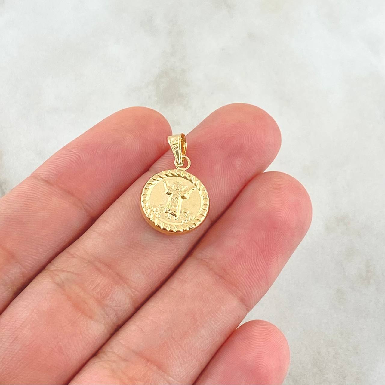 Pendant Divine Child 0.7gr / 2cm / Yellow Gold 18K Bordered Circle