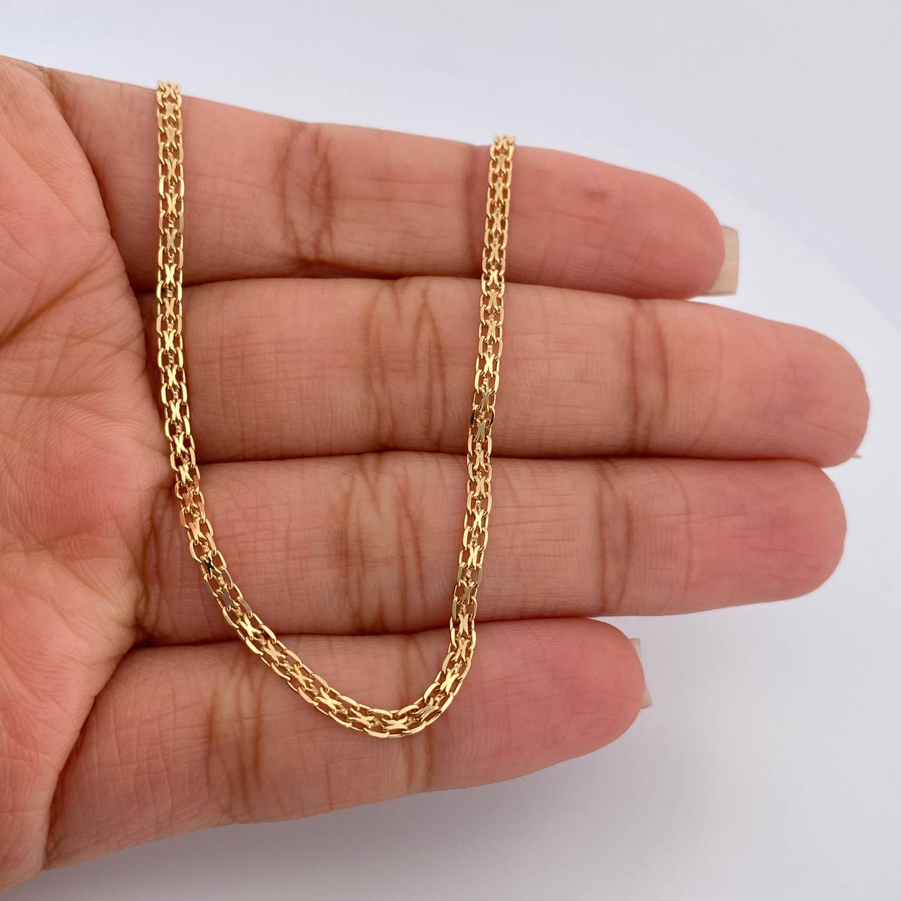 Cadena China 6.85gr / 23 1/2 in / 2.2mm Oro Amarillo +1 18K %