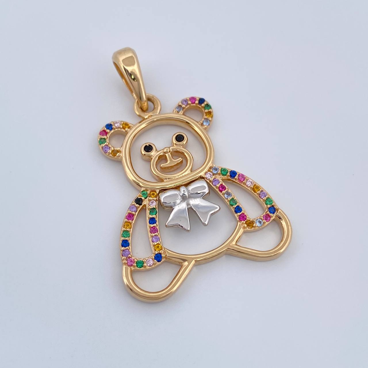 Dije Cilueta Oso 5.5gr / 1 1/2 in / Dos Oros Amarillo Blanco 18K %