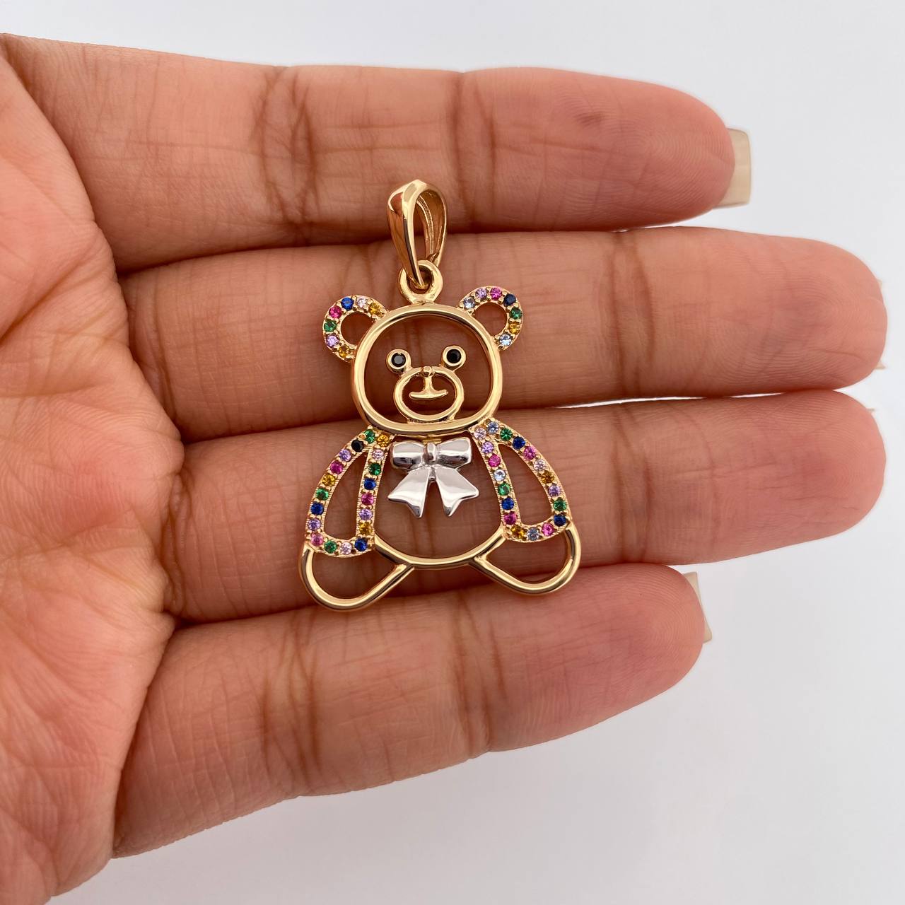 Dije Cilueta Oso 5.5gr / 1 1/2 in / Dos Oros Amarillo Blanco 18K %