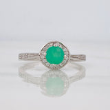 Anillo Halo Circular Esmeralda 40pts 1.65g / T5 3/4 Plata 925
