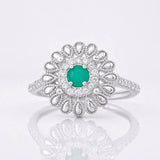 Anillo Flor Esmeralda 10pts 1.85g / T7 Plata 925