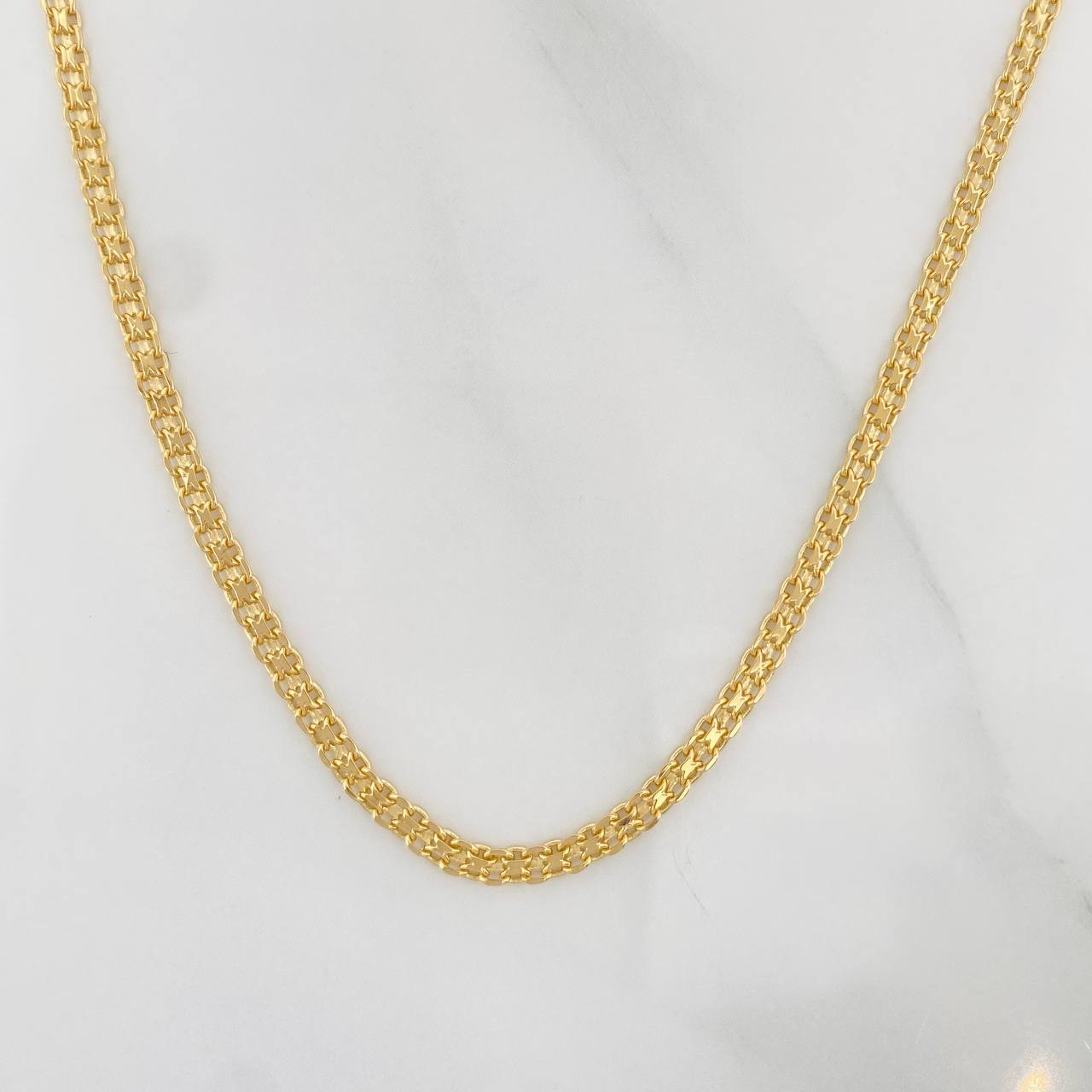 Cadena China 8.95g / 24 in / 2.42mm Oro Amarillo 18K