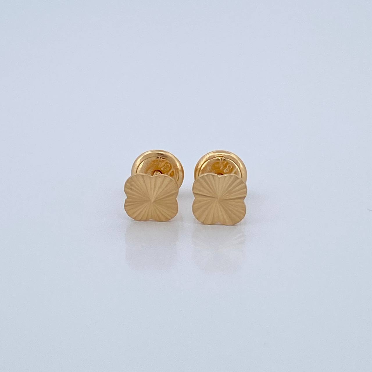 Topos Trebol 0.7gr / 5mm Oro Amarillo 18K %