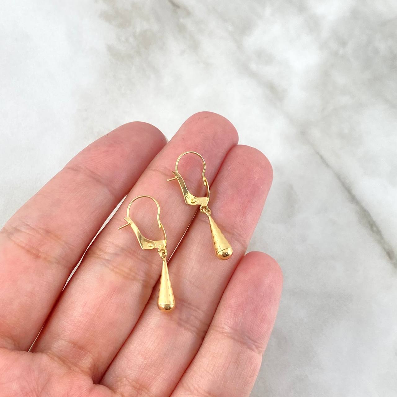 Candongas Lagrima 0.8gr / 1 1/4 in / Oro Amarillo 18K