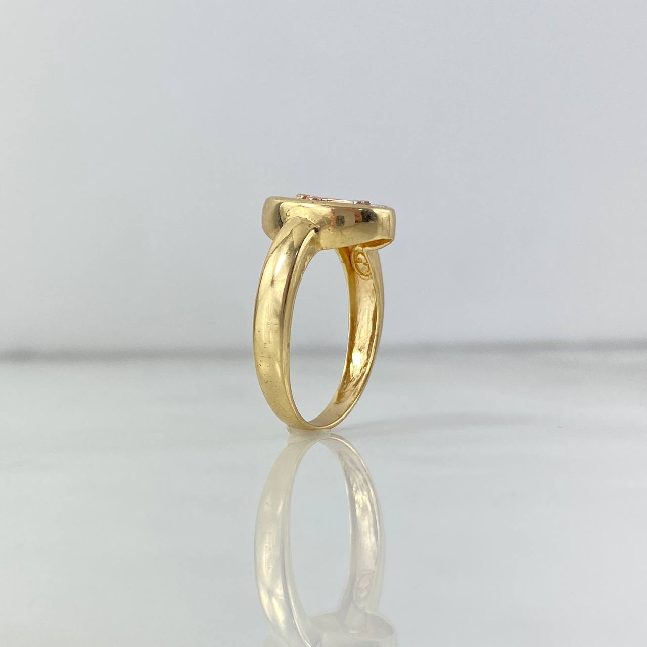 Cross Seal Ring 3.65gr / Size 6 3/4 / White Zircons Three Golds