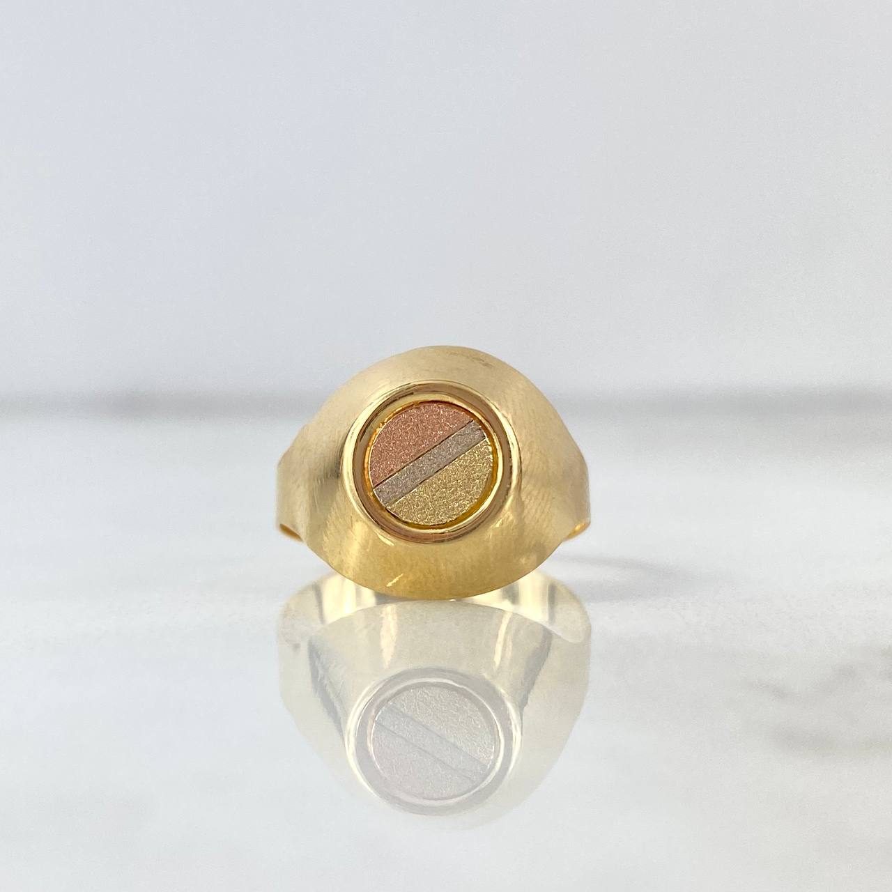 Circle Signet Ring 1.75gr / T7 3/4 / 18K Three Golds *