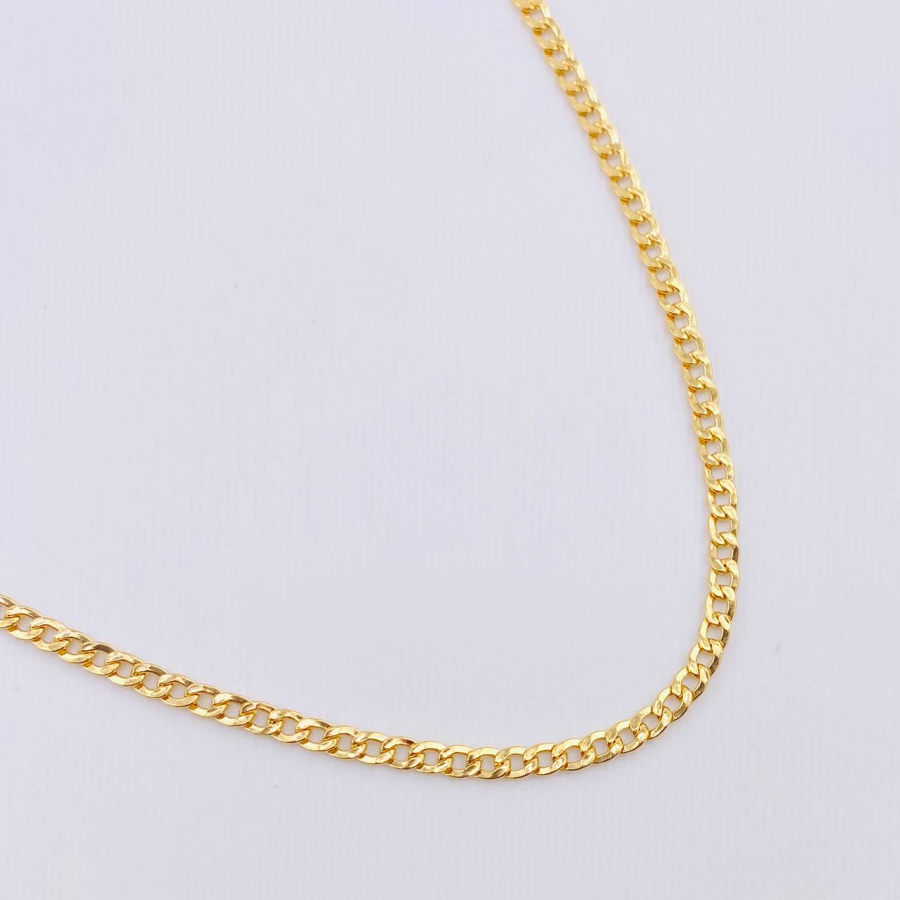 Cadena Mini Cubana 3.1gr / 17 3/4 in / 2.3mm Oro Amarillo +1 18K *