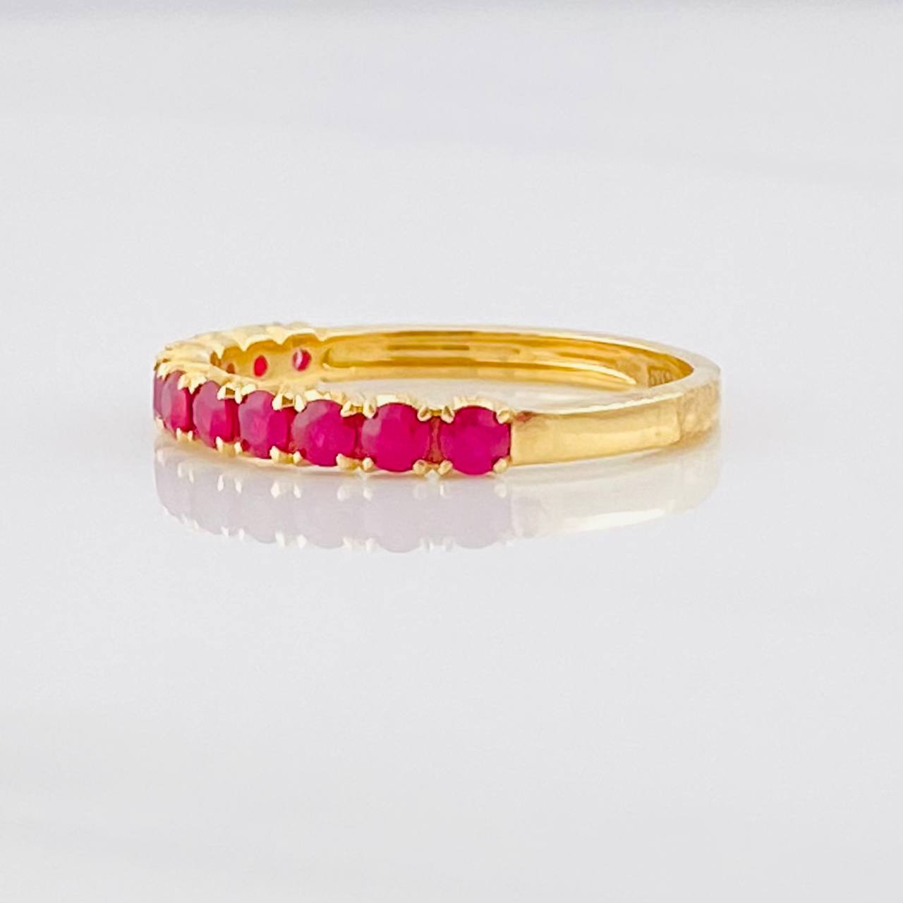 Anillo Churumbela Rubíes 0.81pts 2.15g / T6 3/4 Oro Amarillo 18K