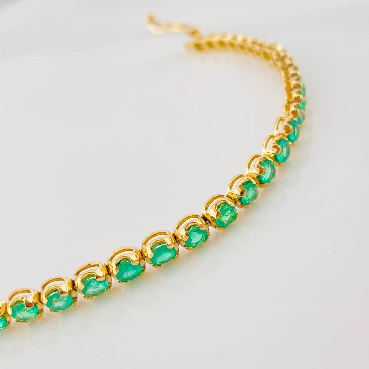 Pulso Tennis Esmeraldas 0.45pts 8.4g / 7 in / 4.23mm Oro Amarillo 18K