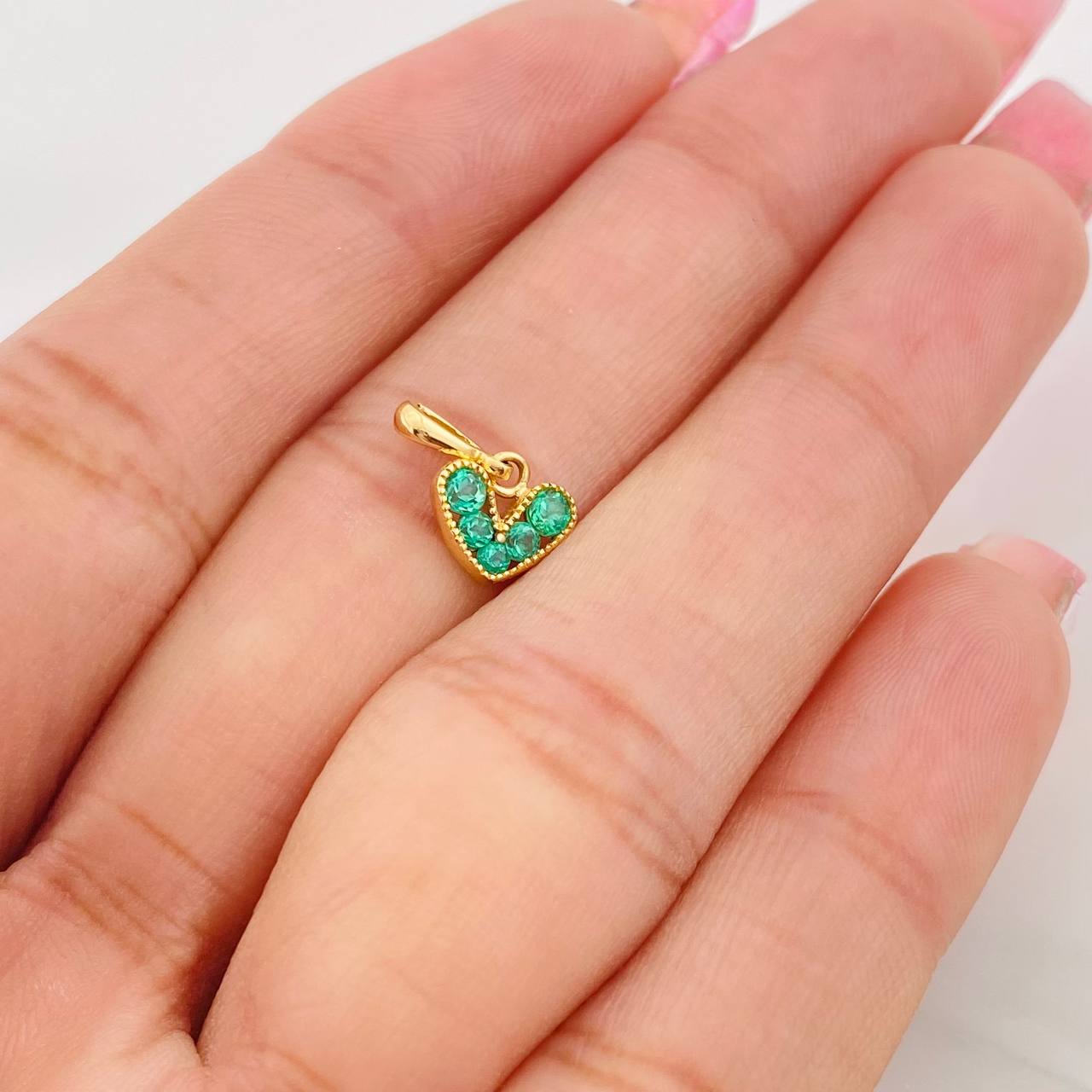 Dije Corazon Esmeraldas 0.28pts 0.65g / 1/2 in Oro Amarillo 18K