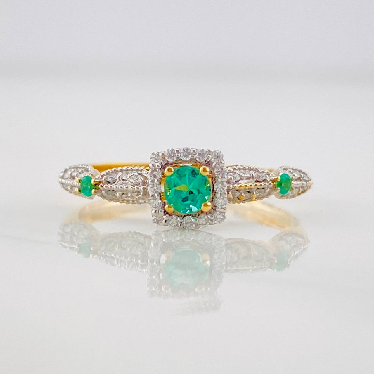 Square Halo Ring Emeralds 0.18pts Diamonds 20pts 1.65g / T6 1/2 Two-Tone Yellow White Gold 18K