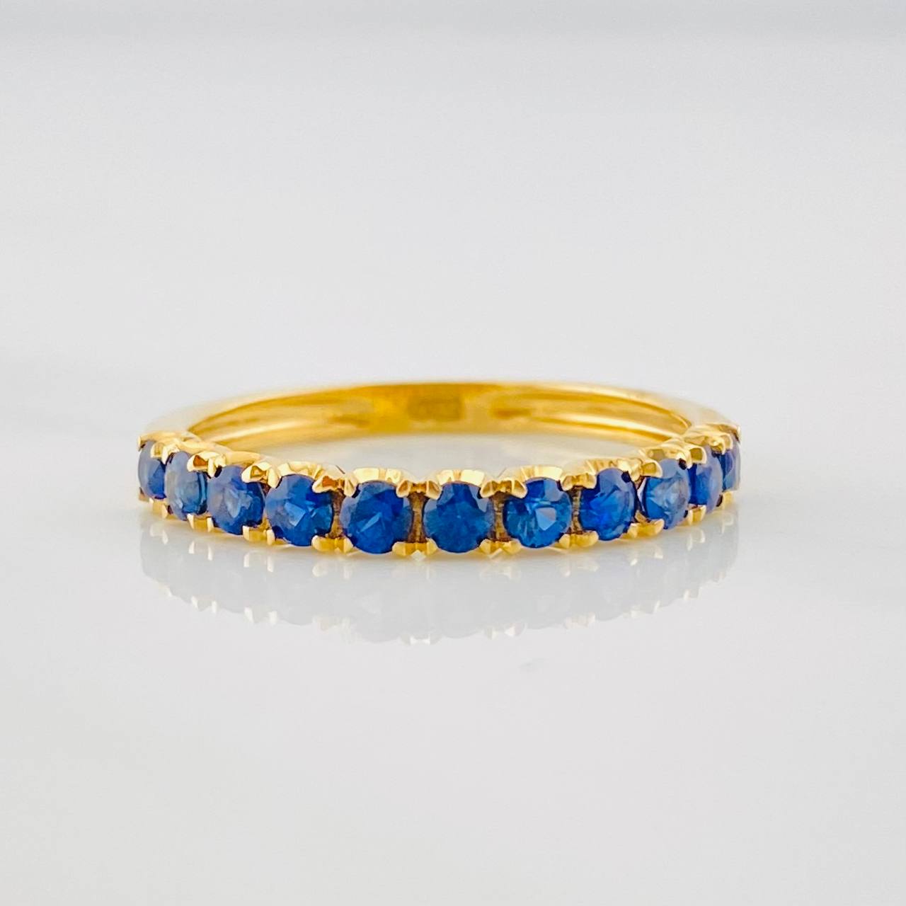 Anillo Churumbela Zafiros 0.68pts 2.1g / T6 3/4 Oro Amarillo 18K