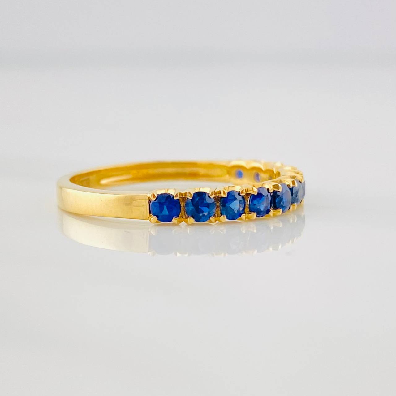 Anillo Churumbela Zafiros 0.68pts 2.1g / T6 3/4 Oro Amarillo 18K