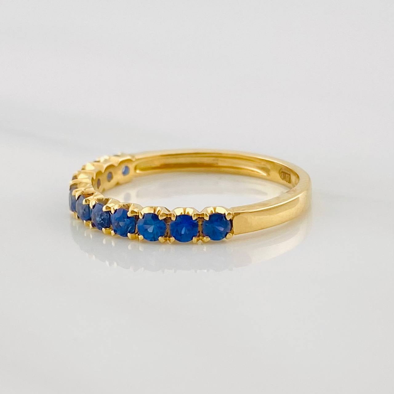 Anillo Churumbela Zafiros 0.68pts 2.1g / T6 3/4 Oro Amarillo 18K