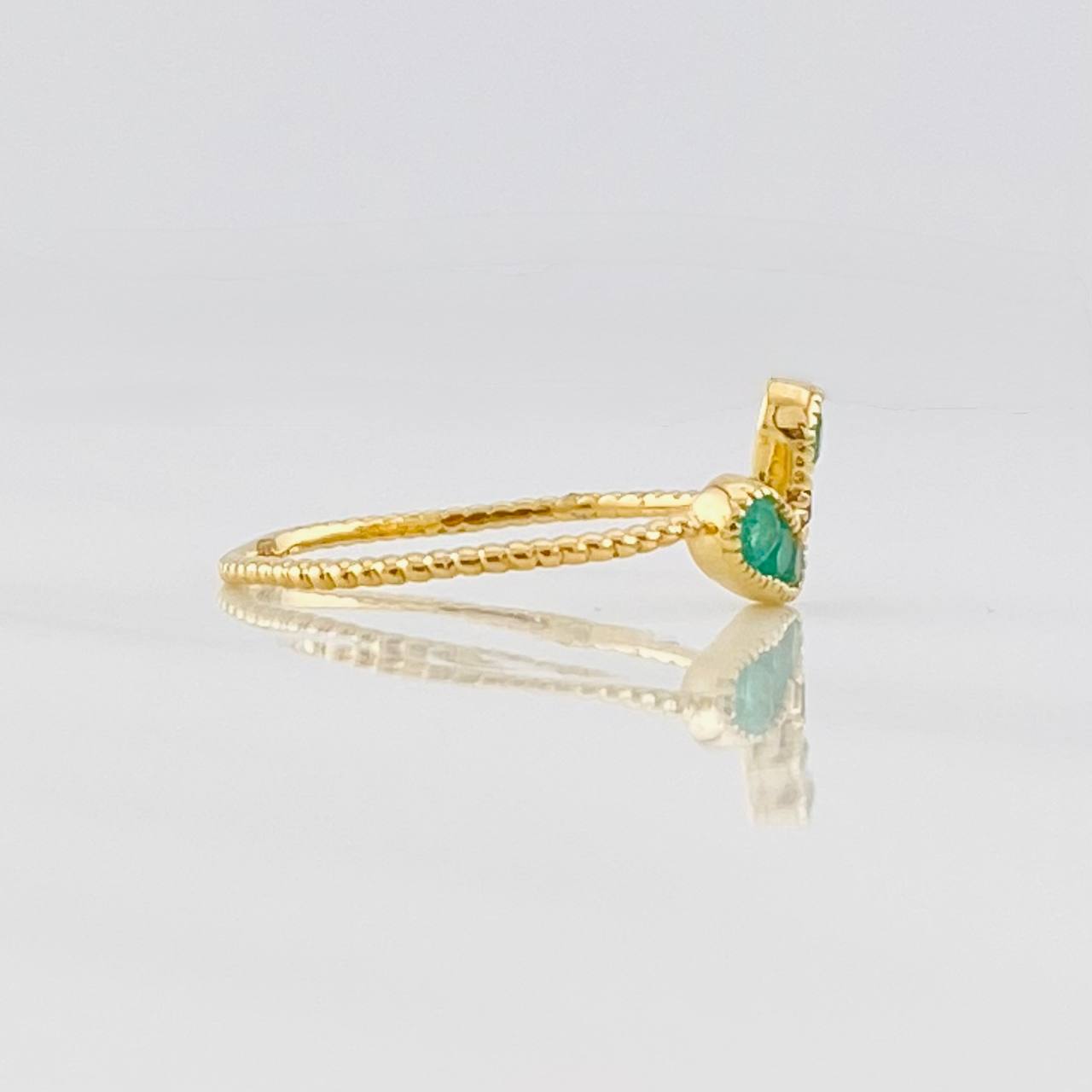 Anillo Corazon Esmeraldas 0.28pts 1g / T5 3/4 Oro Amarillo 18K