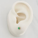 Topos Cuatro Garras Esmeraldas 0.12pts 0.7g / in / 2.64mm Oro Amarillo 18K