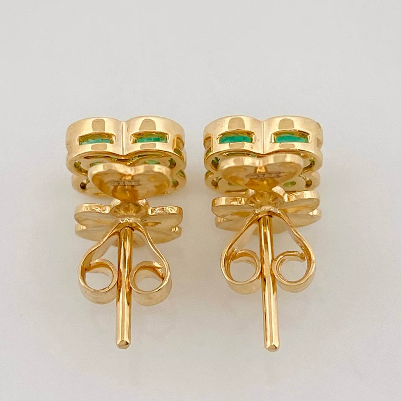 Stud Earrings Flower Emeralds 90pts Diamonds 0.04pts 2.85g / in / 7.46mm Yellow Gold 18K