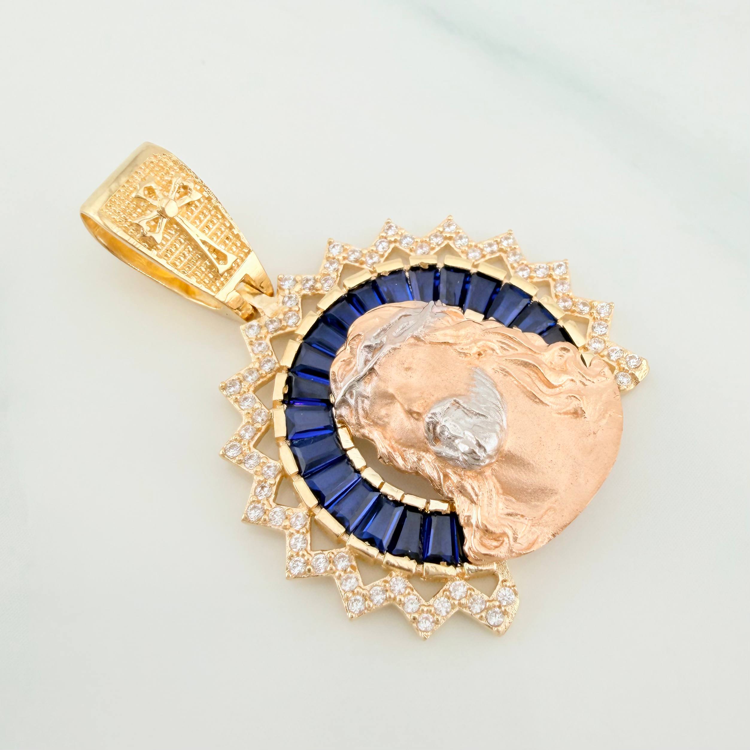Pendant Face of Christ 7.7 g / 1 1/4 in Three Golds 18K