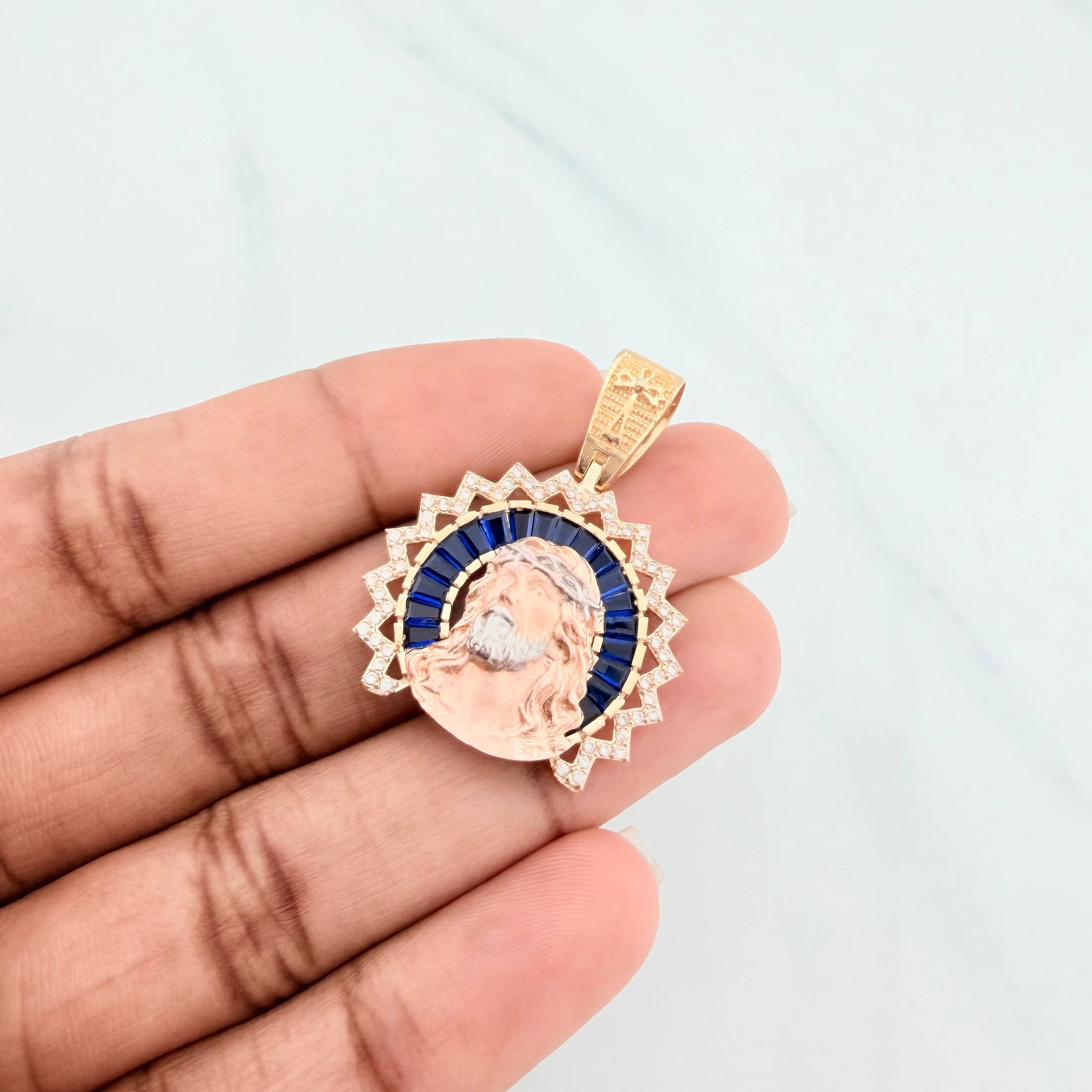 Pendant Face of Christ 7.7 g / 1 1/4 in Three Golds 18K