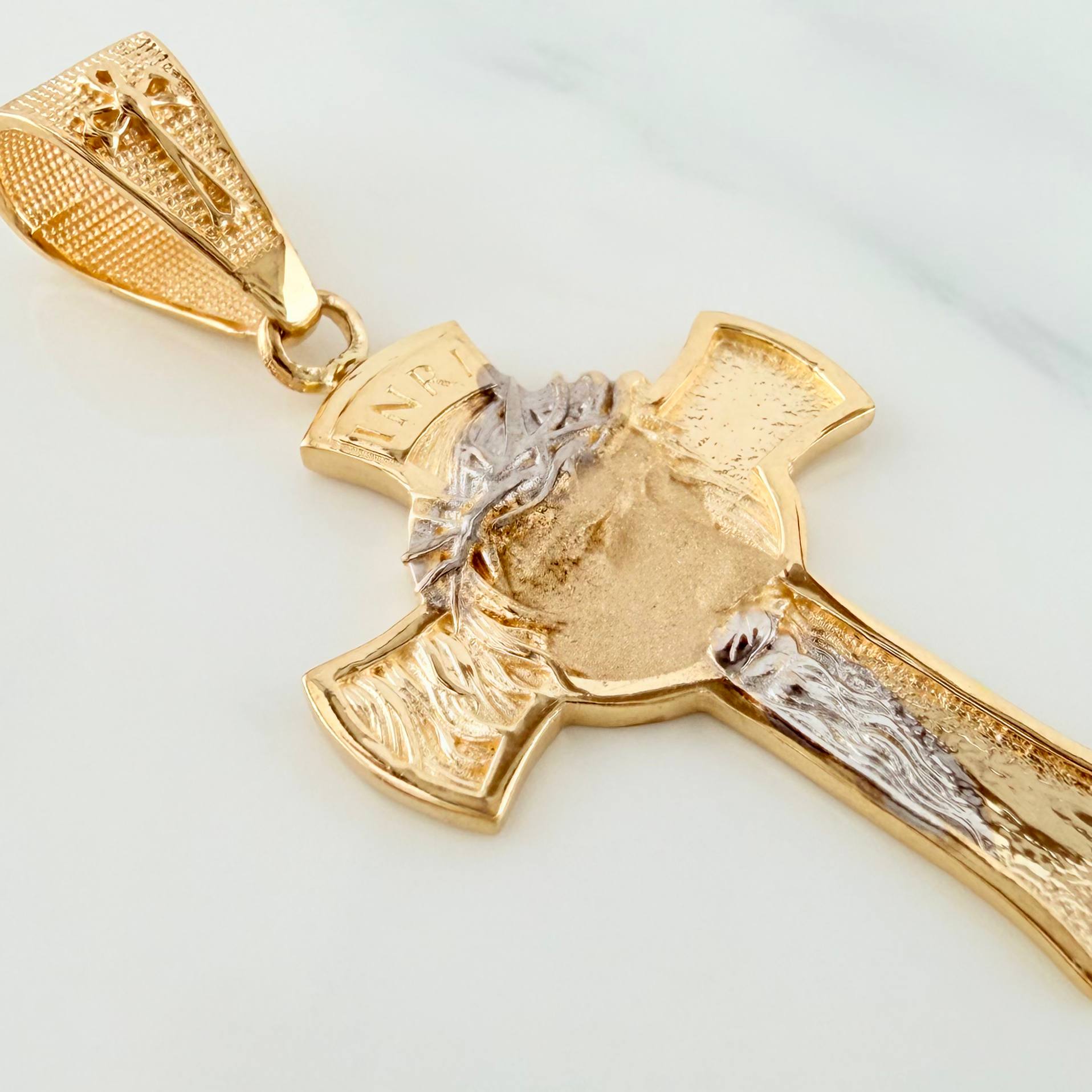 Dije Cruz Rostro Cristo 5.65 g / 1 3/4 in Dos Oros Amarillo Blanco 18K