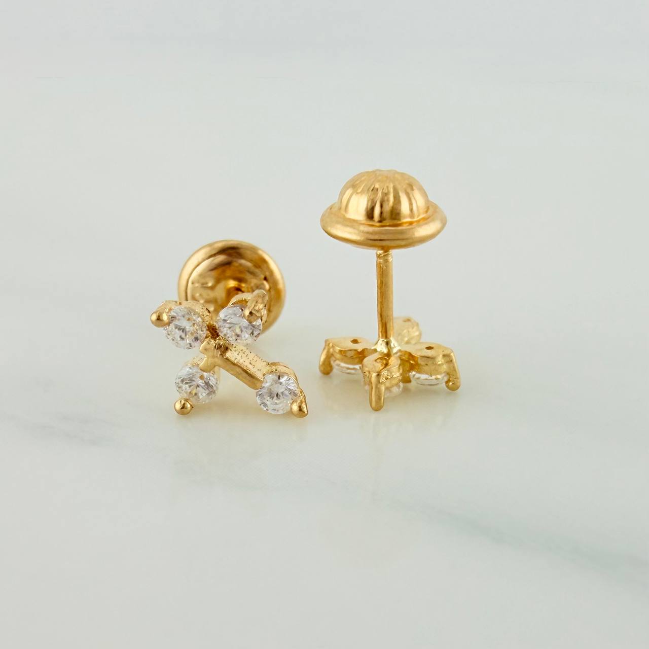 Topos Cruz Punta Destellante 0.95gr / 8mm Oro Amarillo 18K &