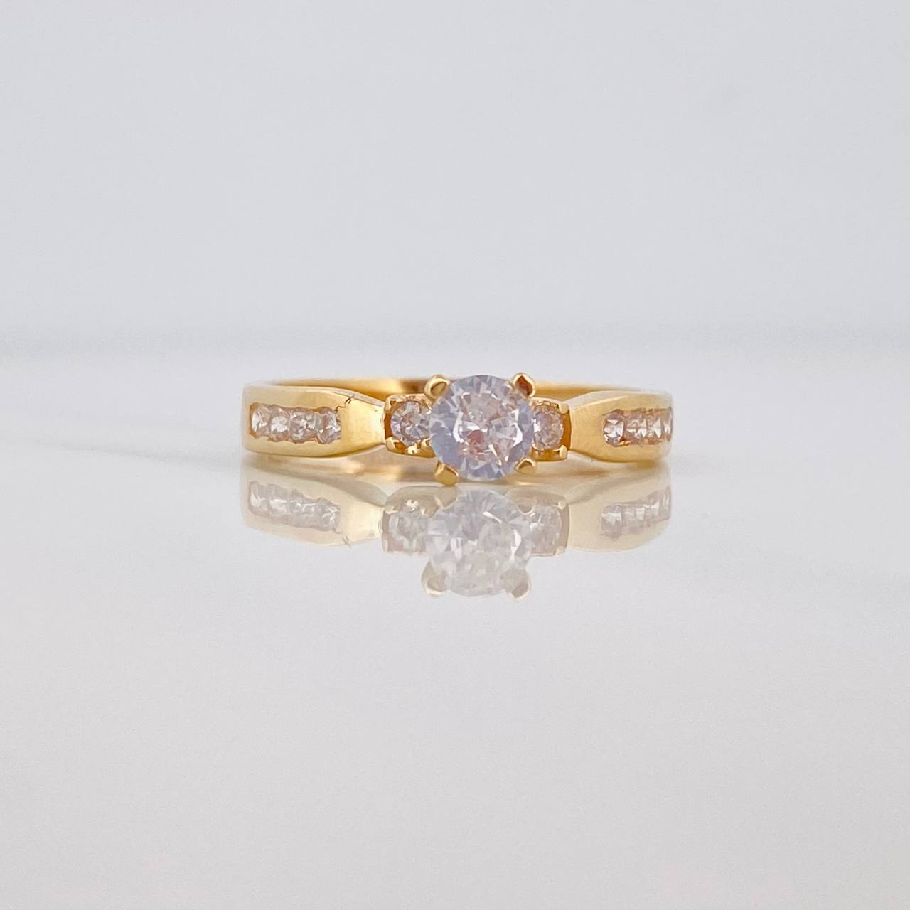 Trio Solitaire Ring 3.05 g / T7 1/4 Yellow Gold 18K