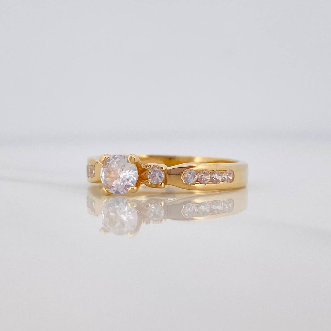 Trio Solitaire Ring 3.05 g / T7 1/4 Yellow Gold 18K