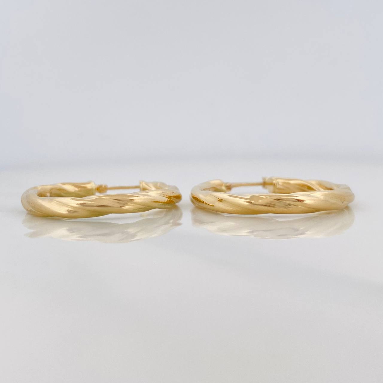 Hoop Earrings Emmi 3.1g / 1 1/4 in 18K Yellow Gold