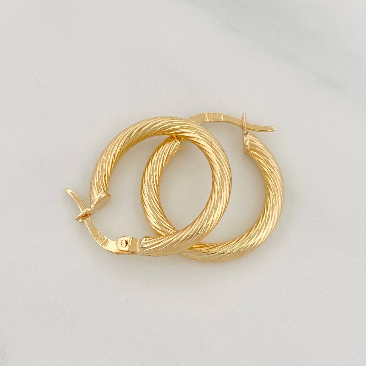 Hoop Earrings Lore 1.6g / 3/4 in 18K Yellow Gold